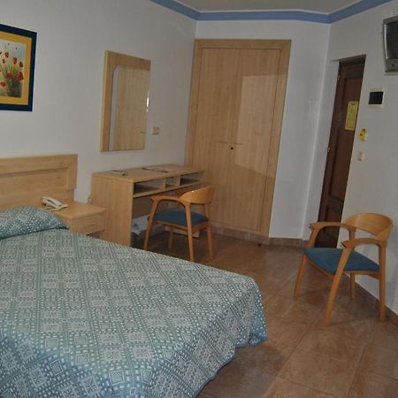 Hostal Blumen Algeciras Exterior foto